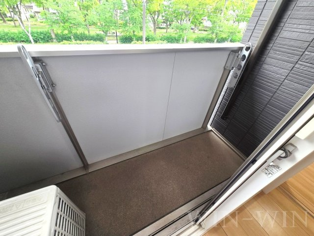 コンフォール西小鷹野のバルコニー