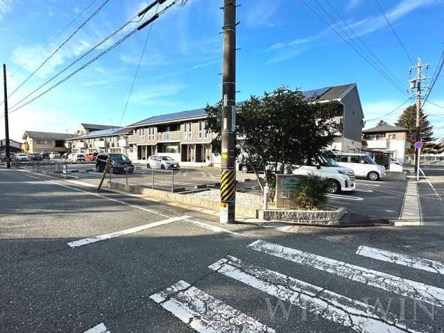 コンフォール西小鷹野の駐車場