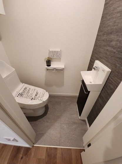 【トイレ】 | リベーラガーデンＩ棟　マリナタワー | 冬は便座も温水も温かく快適なシャワー付トイレです