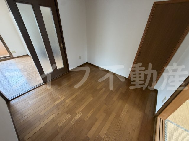 プラムハイツ2号棟の内装|明るい室内です