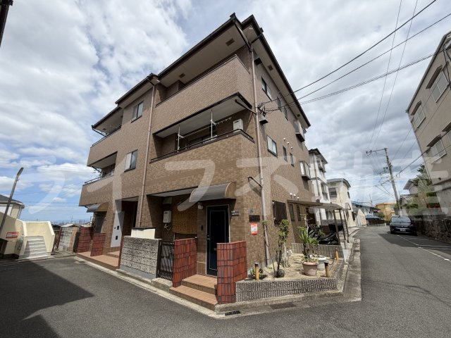 プラムハイツ2号棟