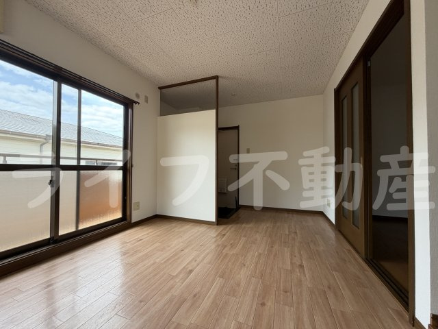プラムハイツ2号棟の居間・リビング|居間です