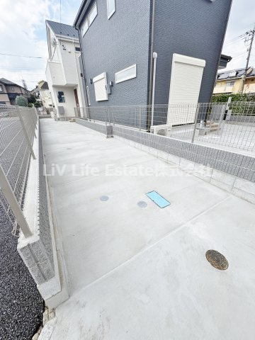 西原町5丁目貸家　B棟の駐車場
