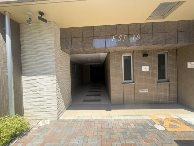 EST18のエントランス