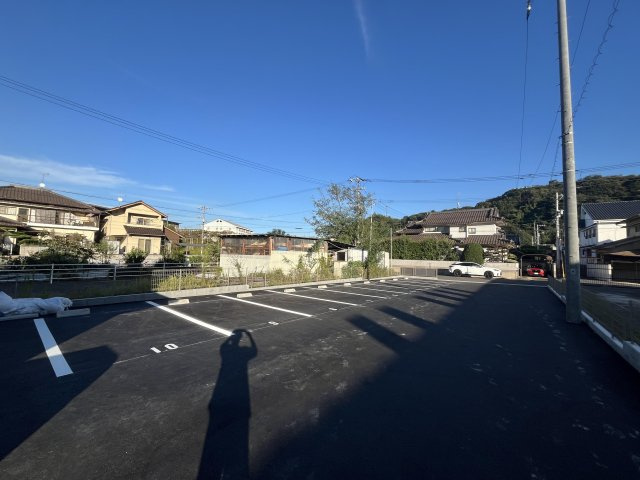 ハイサニー Bの駐車場|駐車場に車を止められます