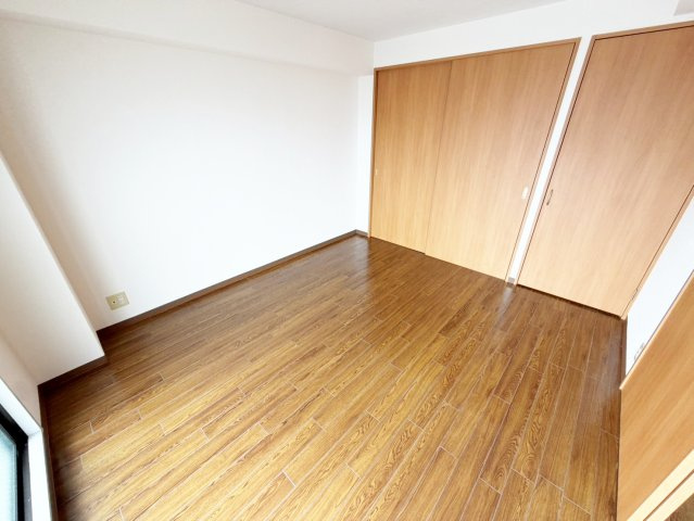 ハピネス吹田の洋室