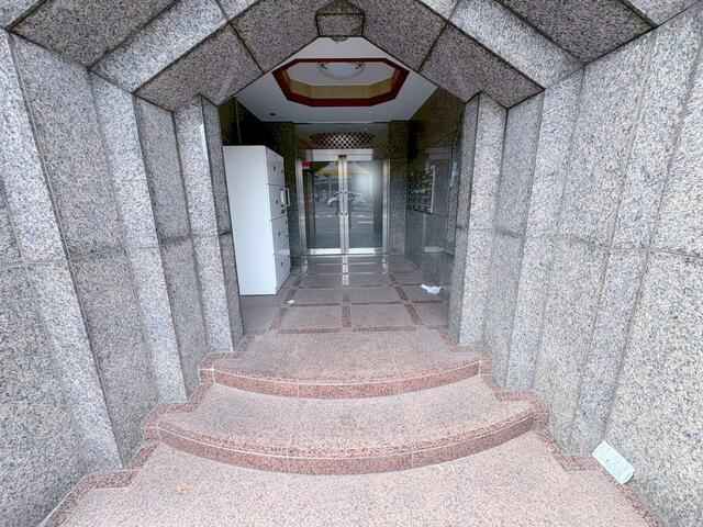 新潮通り一番館のエントランス