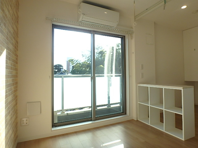 葛飾区亀有１丁目の賃貸マンションの居間・リビング