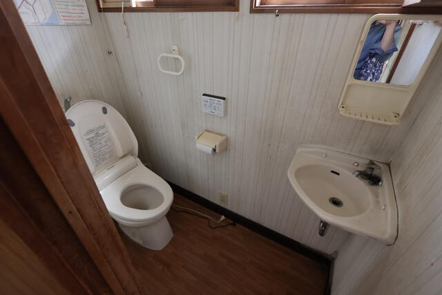 松戸本町戸建のトイレ