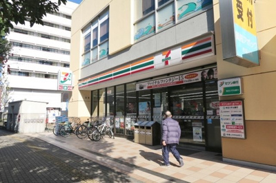 セブン－イレブン 南越谷駅北口店まで400ｍ