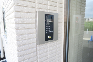 エントランスにはオートロック付き★