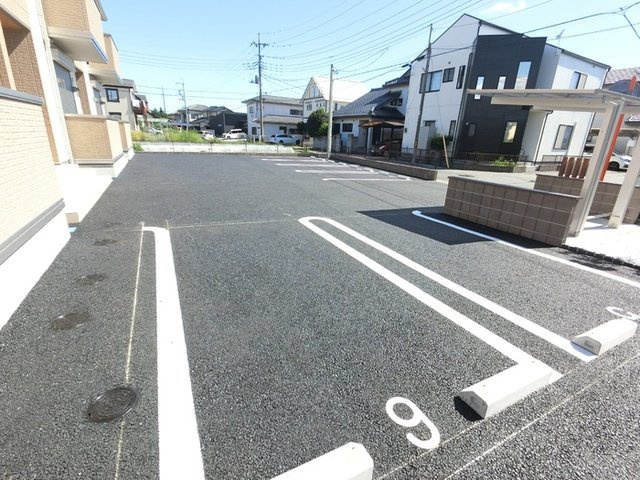 メゾン　ボヌール　　Ｃの駐車場|駐車場
