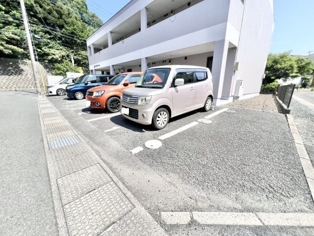 グランドールの駐車場