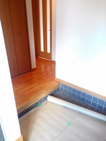 メゾン　ステージアの玄関
