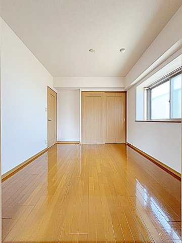 ラトゥール一社の洋室