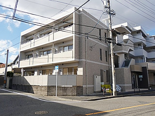 プランドール高社の外観