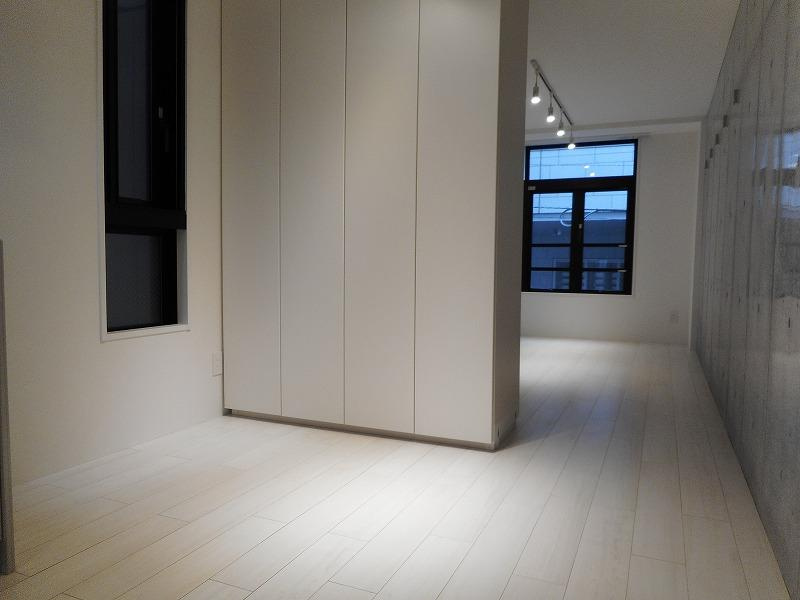 LAPiS COURT YOTSUYA