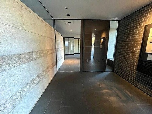 サーパス持田町のエントランス|エントランス※2026年7月の写真