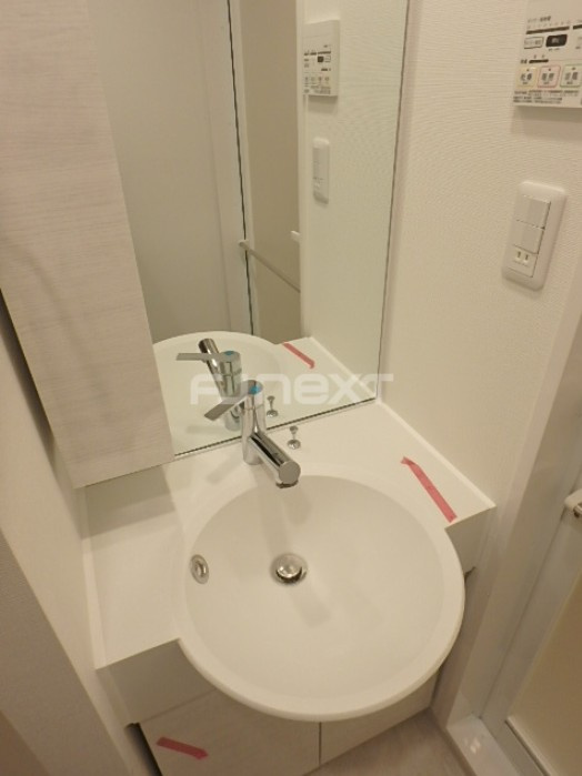 新品家具付きマンション豊玉北8(KaGood東京)の洗面所