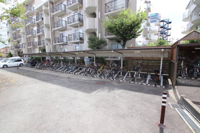 屋根付き駐輪場（１世帯２台まで）