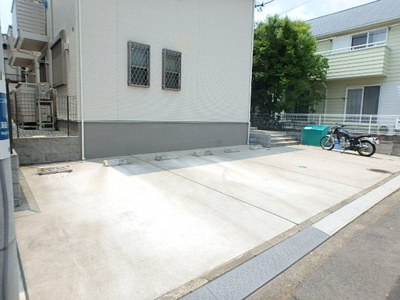 敷地内駐車場／要空確認