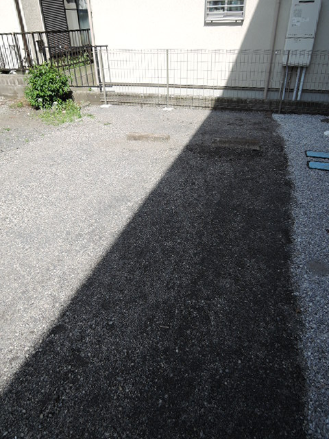 敷地内駐車場（2台のみ。空車要確認）
