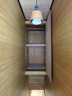 【空間有効活用】季節物の保管に便利な階段上のすっきり収納！