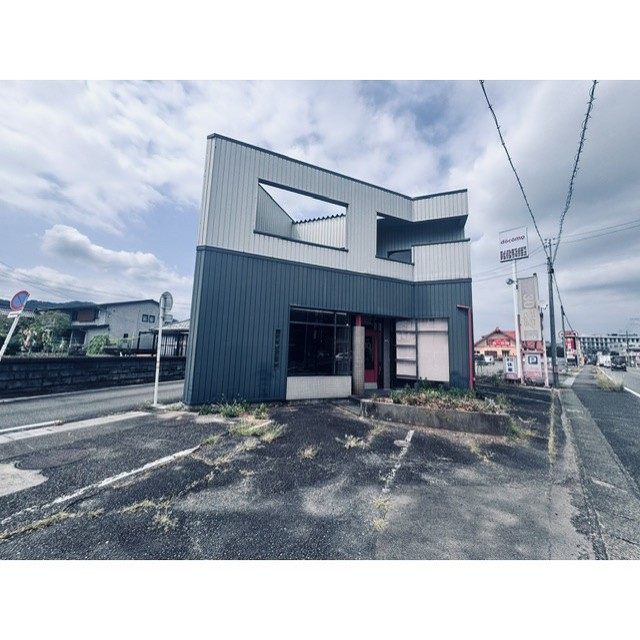 岐阜市粟野東４丁目の住宅付店舗一部