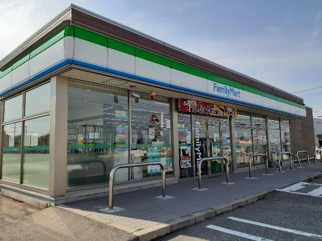 セトル二杉Ⅱ　Ｂ棟の周辺|ファミリーマート富山上二杉店まで200m