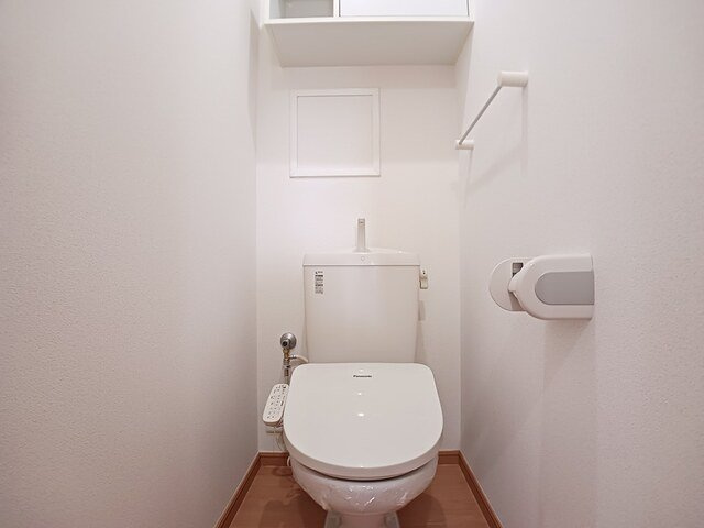 ピュアー・ファミーユＡのトイレ|落ち着いた色調のトイレです