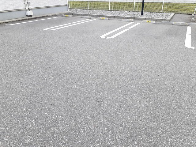 ソルミーテの駐車場|駐車場に車を止められます
