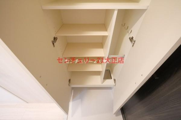 エスリード弁天町桜通レジデンスの玄関