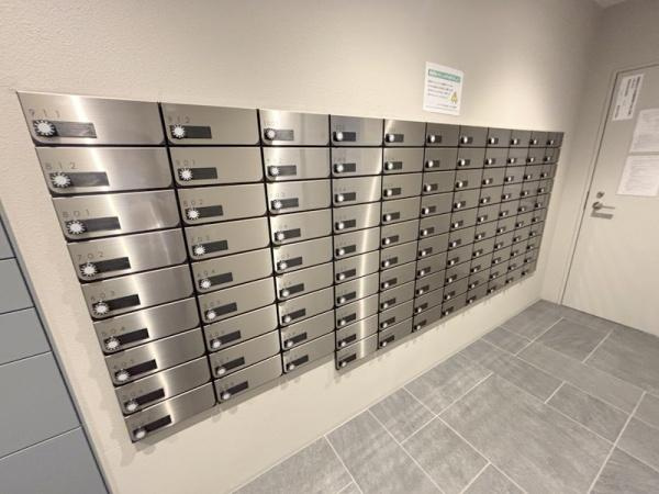 エスリード弁天町桜通レジデンスのエントランス