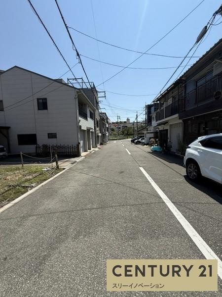 八幡屋4丁目新築戸建　の前面道路含む現地写真