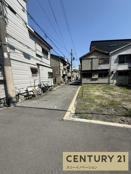 八幡屋4丁目新築戸建　の前面道路含む現地写真