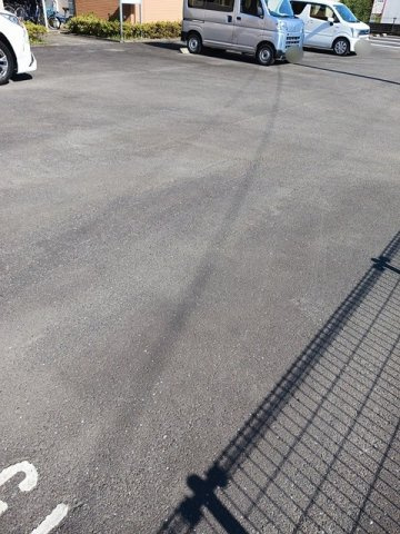 サウスメロウ　Ｂ棟の駐車場