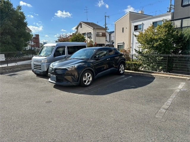 ジェルメ・メゾンの駐車場