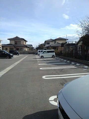 アーバンコートＨＭ壱番館の駐車場