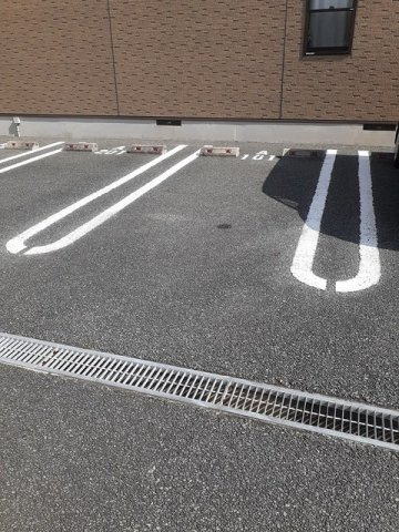 エントランス　壱番館の駐車場