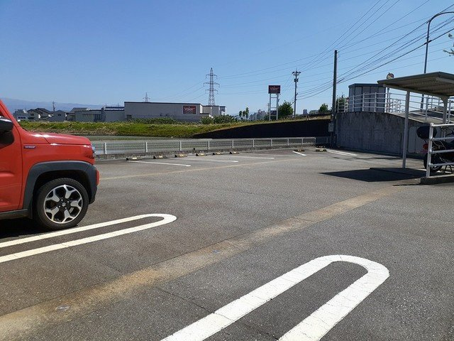 タフトの駐車場