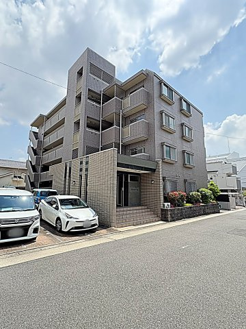 ラトゥール一社の外観