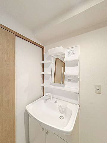 ラトゥール一社の独立洗面台