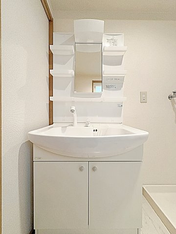 ラトゥール一社の独立洗面台