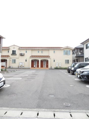 ブルージュ　Ｂの駐車場
