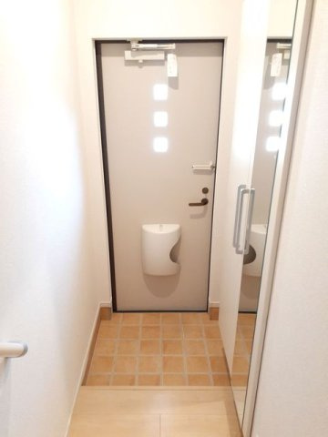 グランディール橘Ｃの玄関