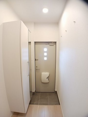 シャルム６番館　Ｃの玄関