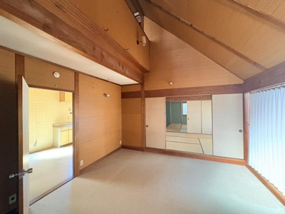【居間・リビング】 | 彦名町　中古戸建て