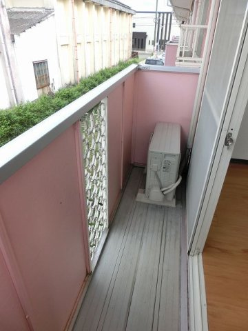 ハイツ山下のバルコニー