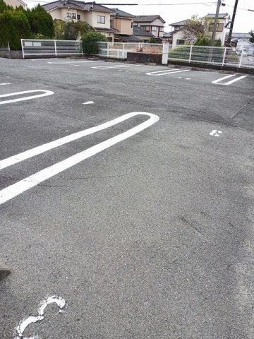 ファミールコートⅡ　Ｂの駐車場