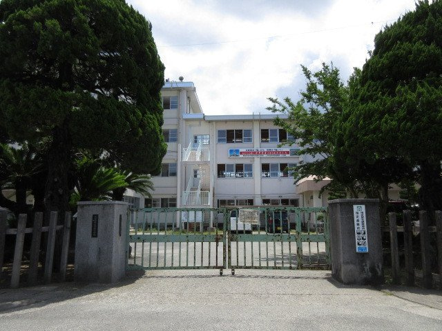 パークサイドウエスト壱番館の周辺|手鎌小学校まで650m
